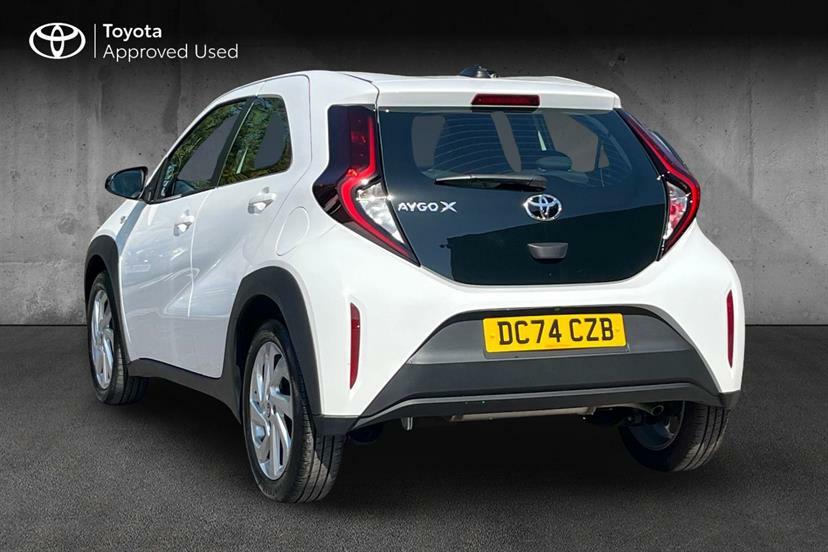 Toyota Aygo X 1.0 Vvt-i Pure DC74CZB White #3