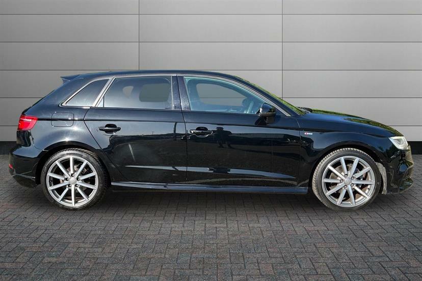Audi A3 30 Tfsi 116 Black Edition Black #4