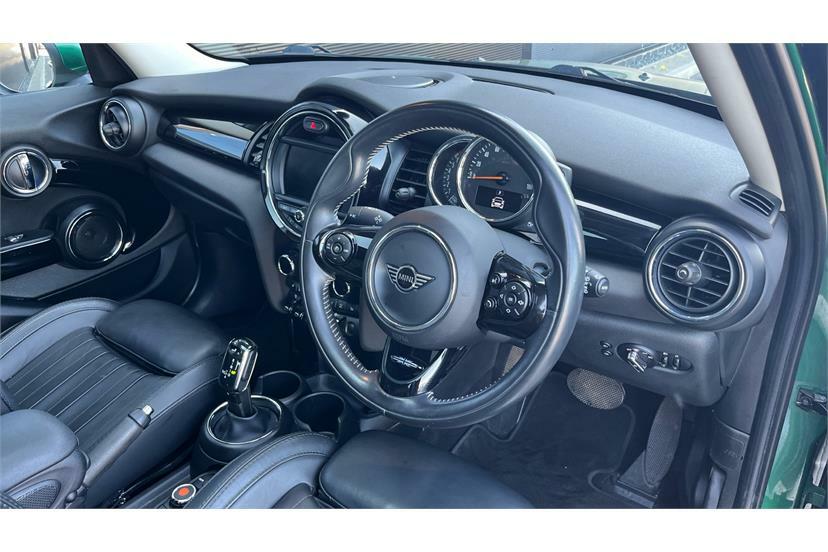 Mini Hatch 1.5 Cooper Exclusive II Comfortnav Pck GX21DTO Green #5