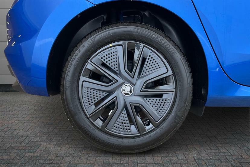 Skoda Fabia 1.0 Tsi 116 Design Edition Dsg AO26NXM Blue #5