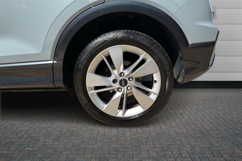 Audi Q2 30 Tfsi S Line EK73YZZ Grey #5
