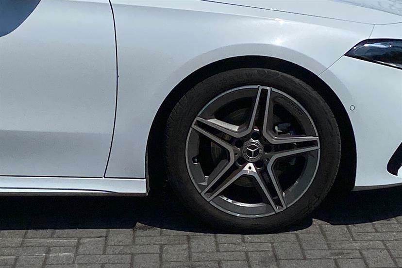Mercedes-Benz A Class A200 Amg Line Executive DK23UDG White #4