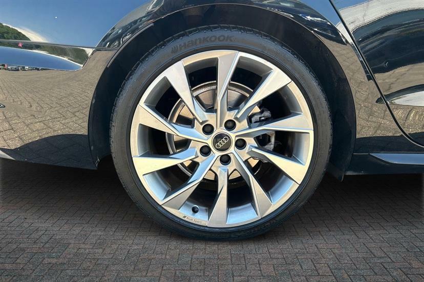 Audi A4 35 Tfsi S Line S Tronic LL23UKN Black #5