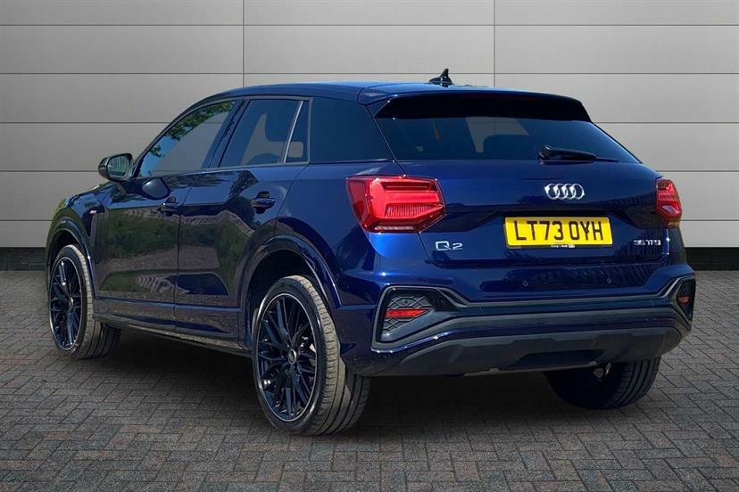 Audi Q2 35 Tfsi Black Edition S Tronic LT73OYH Blue #3