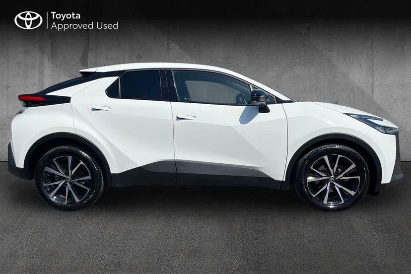 Toyota C-Hr 1.8 Hybrid Design Cvt GU74PYB White #4