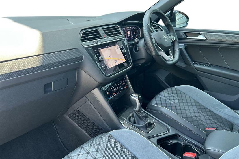 Volkswagen Tiguan 1.5 Tsi 150 R-line Edition Dsg VA23EVX Black #2