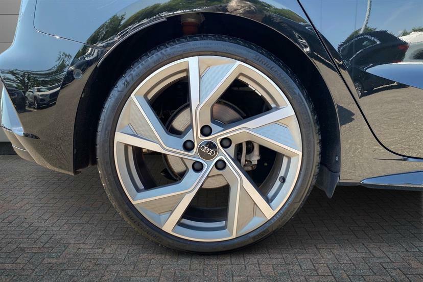 Audi A3 35 Tfsi Black Edition S Tronic KT74CKC Black #5