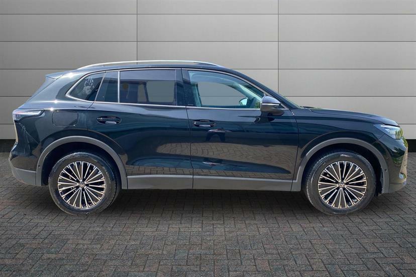 Volkswagen Tiguan 1.5 Etsi 150 Match Dsg GF75OGH Black #4