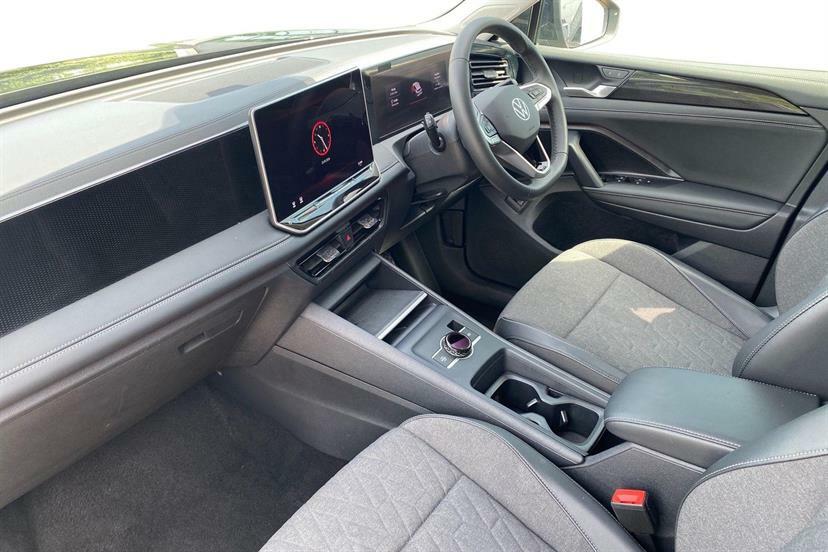 Volkswagen Tiguan 1.5 Etsi 150 Match Dsg GF75OGH Black #2