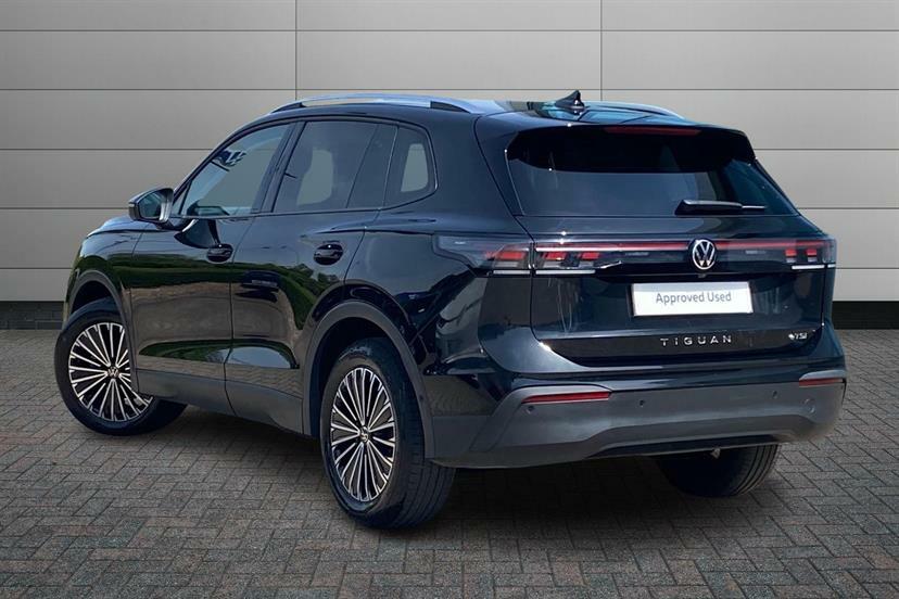 Volkswagen Tiguan 1.5 Etsi 150 Match Dsg GF75OGH Black #3