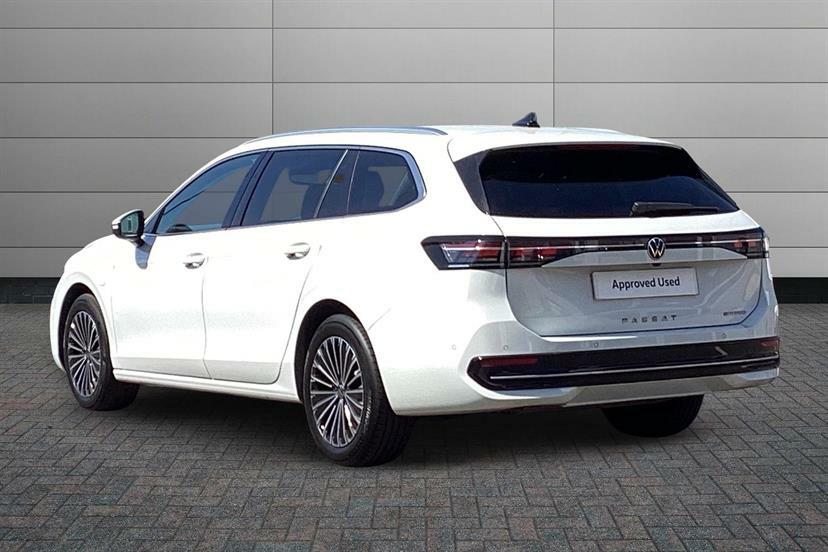 Volkswagen Passat 1.5 Tsi Ehybrid Elegance Dsg PE25YWT White #3