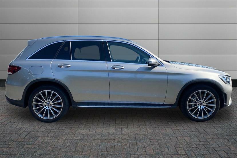 Mercedes-Benz GLC Class 300 4Matic Amg Line Premium 9G-tronic Silver #3
