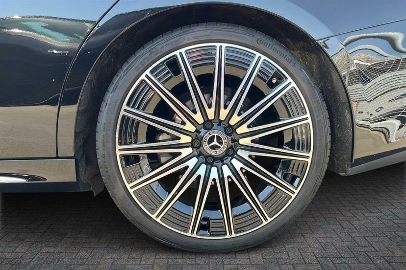 Mercedes-Benz E Class E220d Exclusive Edition 9G-tronic KJ25JUF Black #4