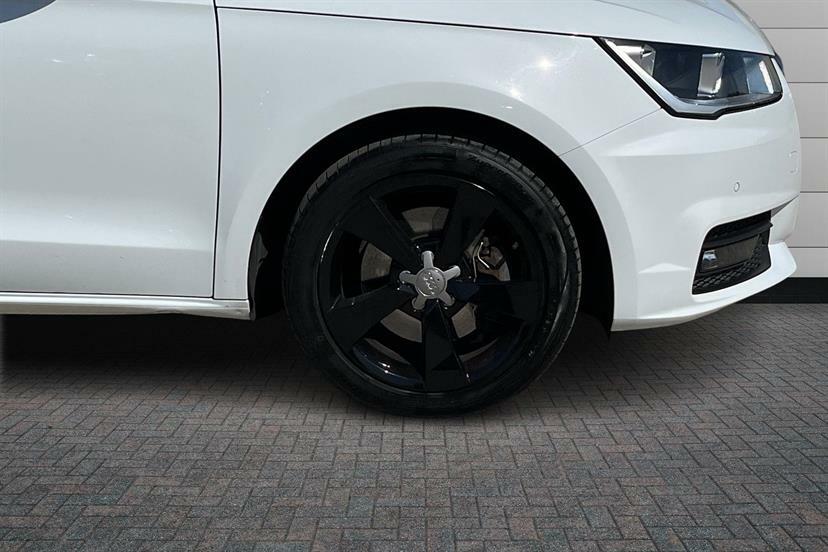Audi A1 1.4 Tfsi Sport KM65AXJ #5