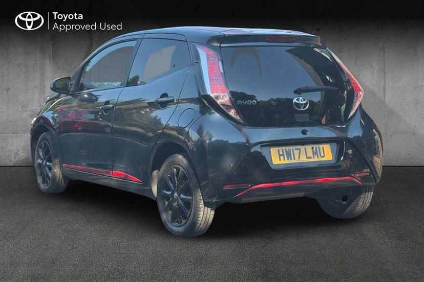 Toyota Aygo 1.0 Vvt-i X-press Black #4