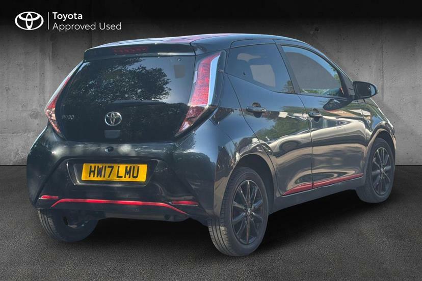 Toyota Aygo 1.0 Vvt-i X-press Black #2