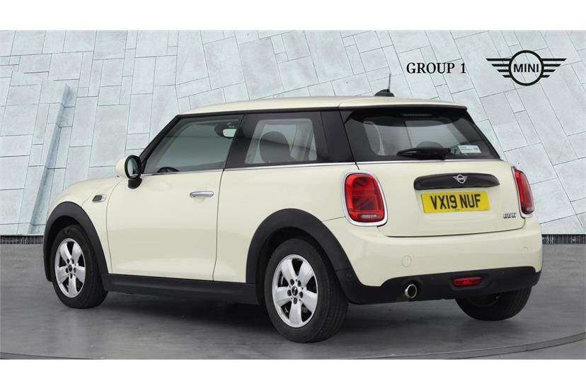 Mini Hatch 1.5 Cooper Classic II VX19NUF White #2