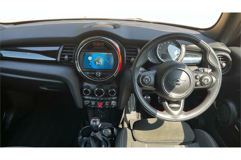 Mini Hatch 1.5 Cooper Sport II Comfortnav Pack AX19EFH White #4