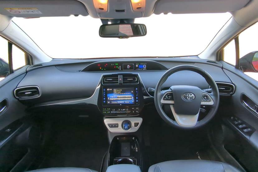 Toyota Prius 1.8 Vvti Plug-in Excel Cvt Red #6