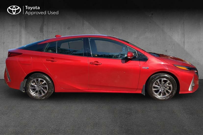 Toyota Prius 1.8 Vvti Plug-in Excel Cvt Red #4