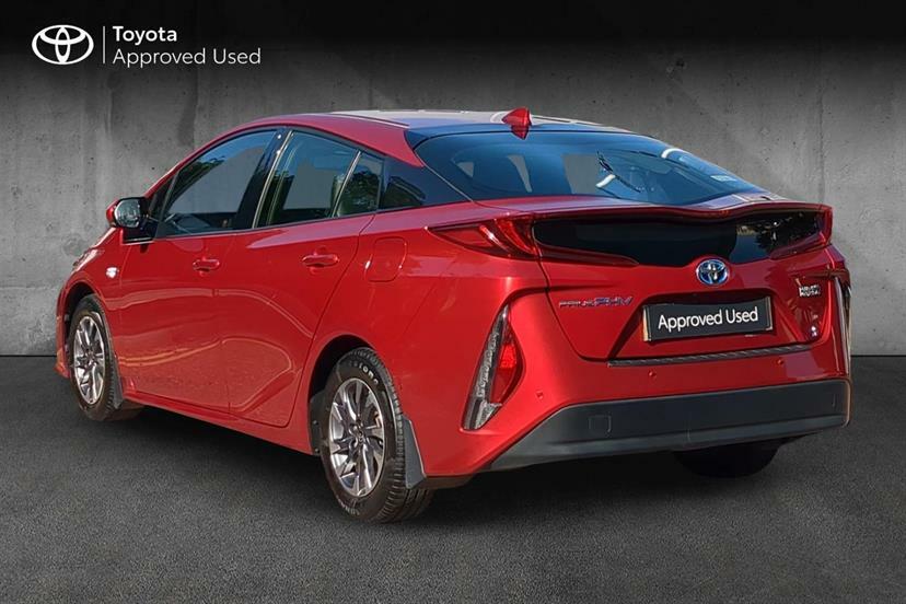 Toyota Prius 1.8 Vvti Plug-in Excel Cvt Red #3