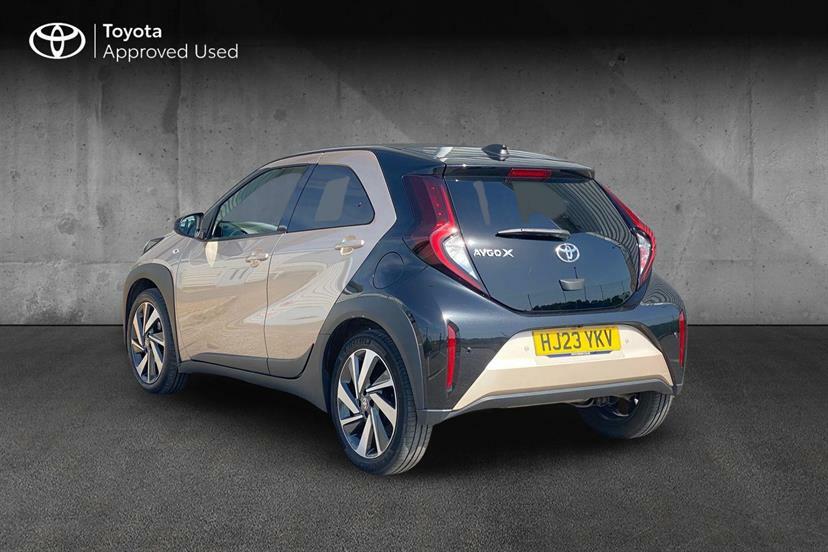Toyota Aygo X 1.0 Vvt-i Edge Canvasparking HJ23YKV Black #4