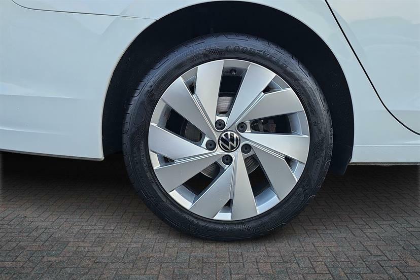 Volkswagen Golf 1.5 Tsi 150 Style DF22BZL White #5
