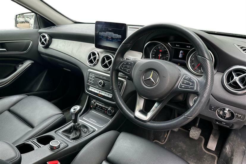 Mercedes-Benz GLA Class 200 Sport Executive Grey #5