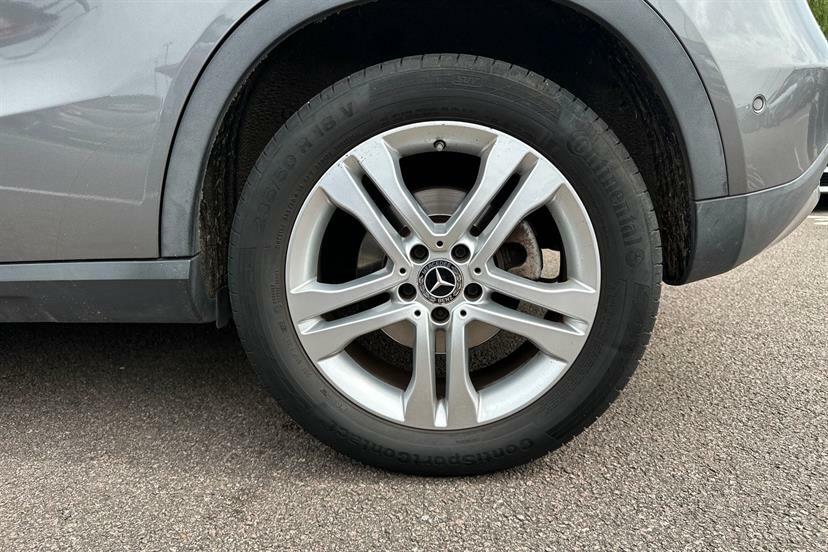 Mercedes-Benz GLA Class 200 Sport Executive Grey #4