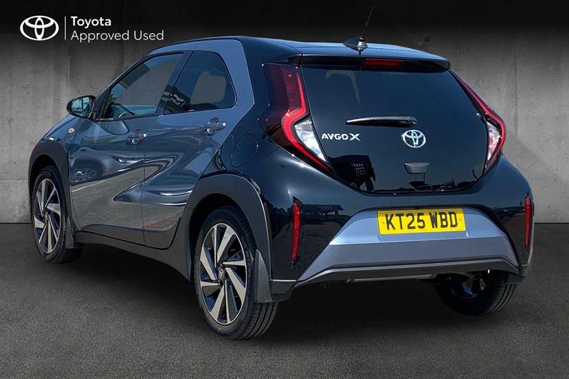 Toyota Aygo X 1.0 Vvt-i Edge KT25WBD Black #4