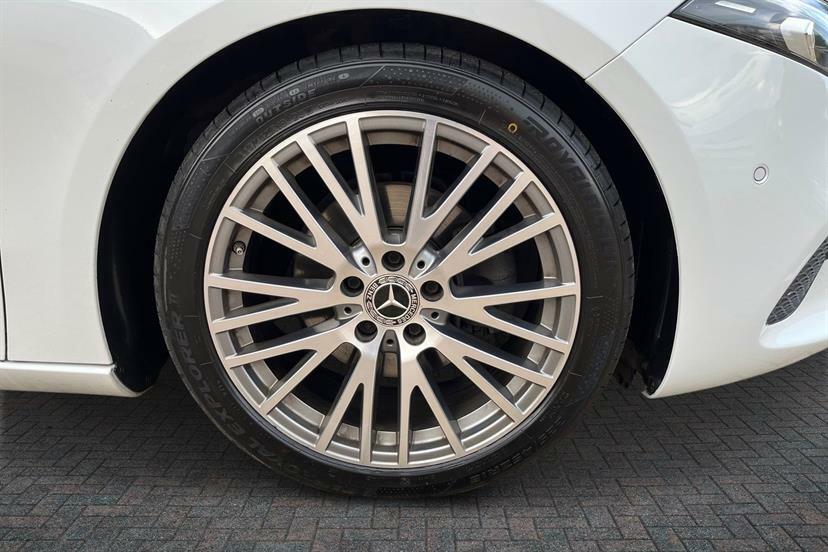 Mercedes-Benz A Class A180 Sport Executive KN23XWO White #4