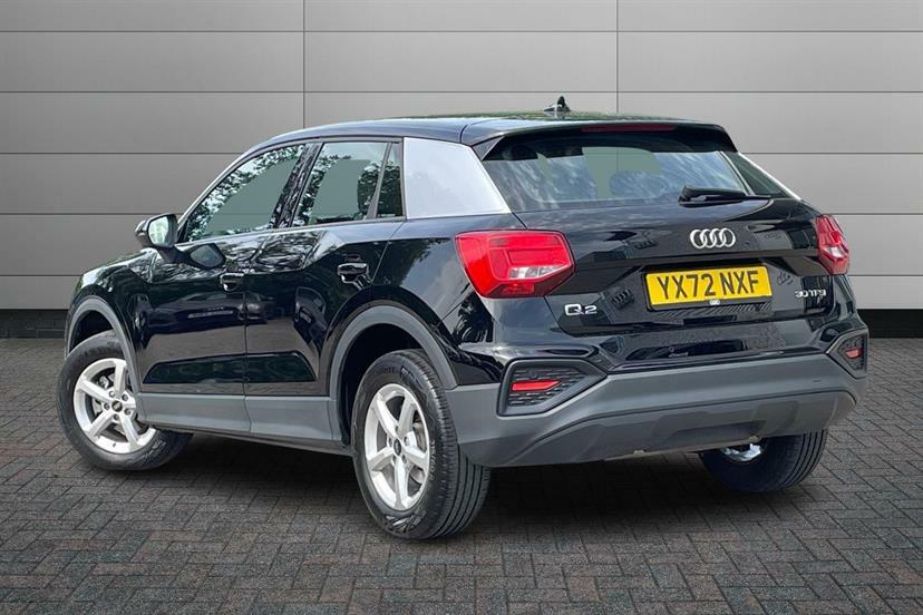 Audi Q2 30 Tfsi Technik Black #3