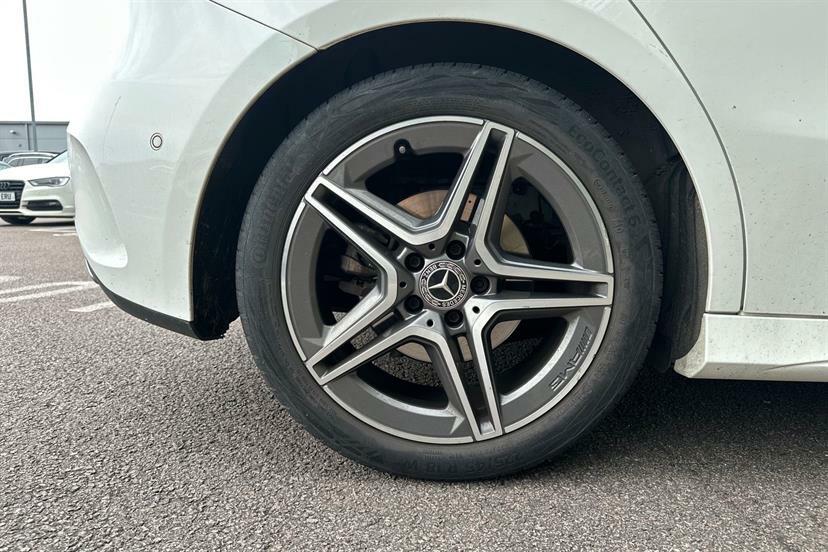 Mercedes-Benz A Class A200 Amg Line Premium White #4