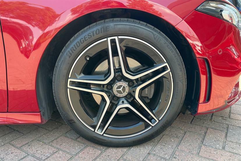 Mercedes-Benz A Class A180 Amg Line Executive FJ72TTZ Red #4