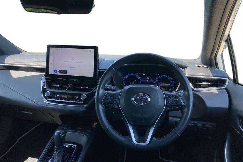 Toyota Corolla 1.8 Hybrid Excel Cvt FY23YVV White #6