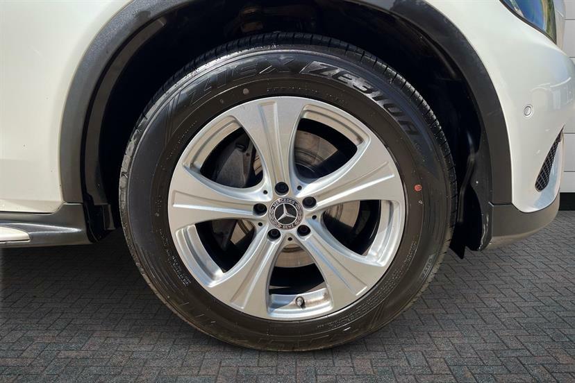 Mercedes-Benz GLC Class Glc 250D 4Matic Sport Premium 9G-tronic BF19UAL White #4