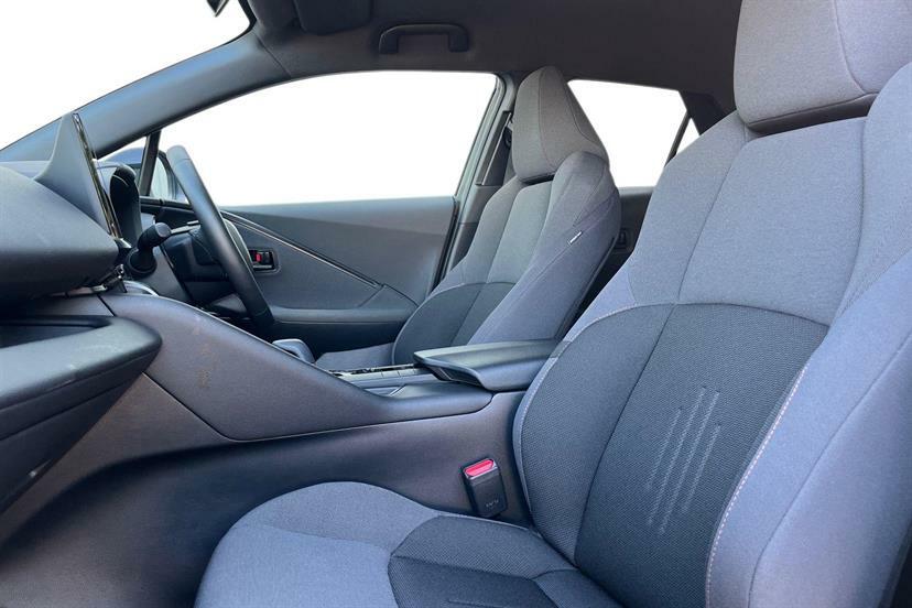 Toyota C-Hr 2.0 Phev Design Cvt MA74VKU White #2