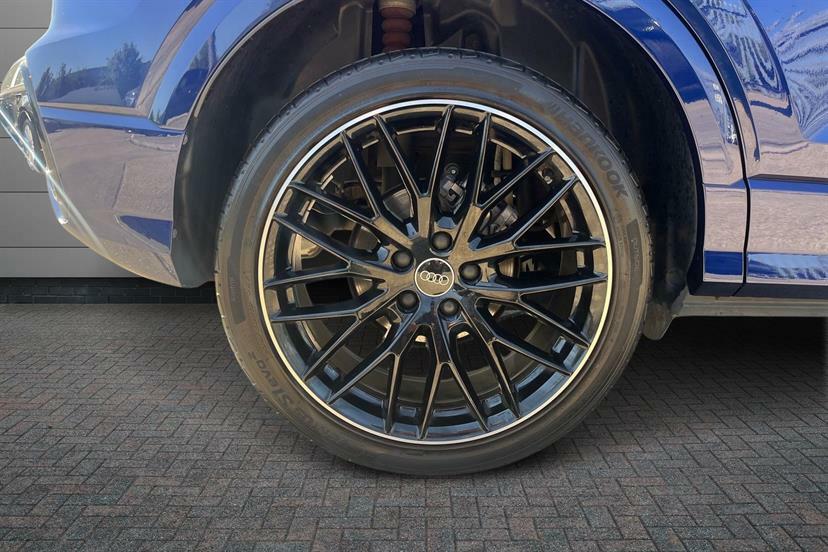 Audi Q2 35 Tfsi Black Edition S Tronic LM23OXT Blue #5
