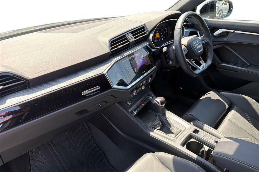 Audi Q3 45 Tfsi E Black Edition S Tronic GV23CCU Grey #2
