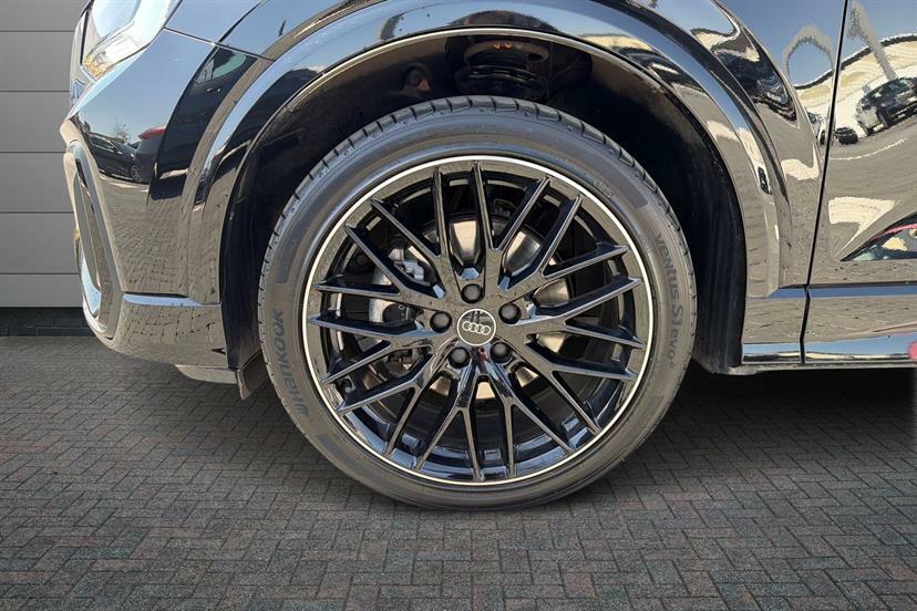 Audi Q2 35 Tfsi Black Edition S Tronic Tech KO25VFV Black #5