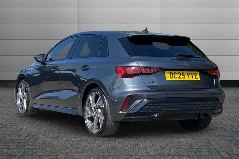 Audi A3 35 Tfsi Black Edition S Tronic DC25YVE Grey #3