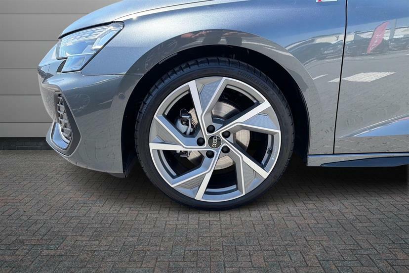 Audi A3 1.5 Tfsi 150 Black Edition S Tronic KJ25WHV Grey #5
