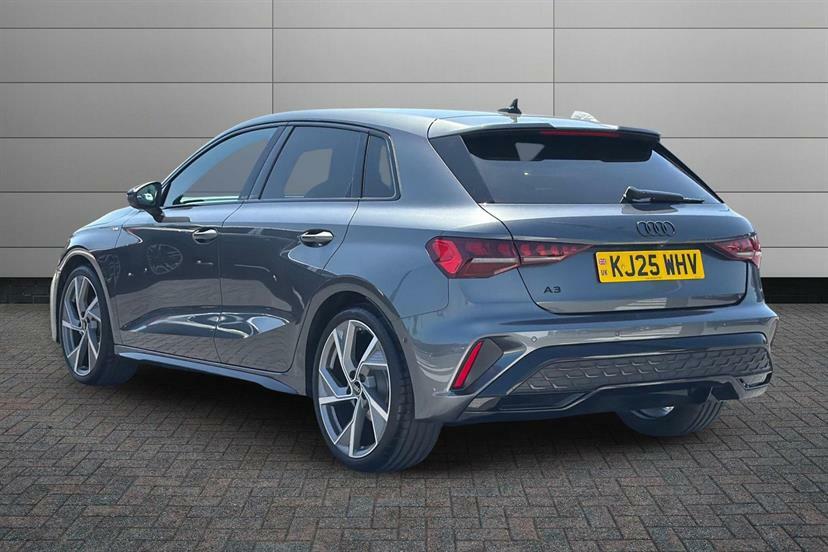 Audi A3 1.5 Tfsi 150 Black Edition S Tronic KJ25WHV Grey #3