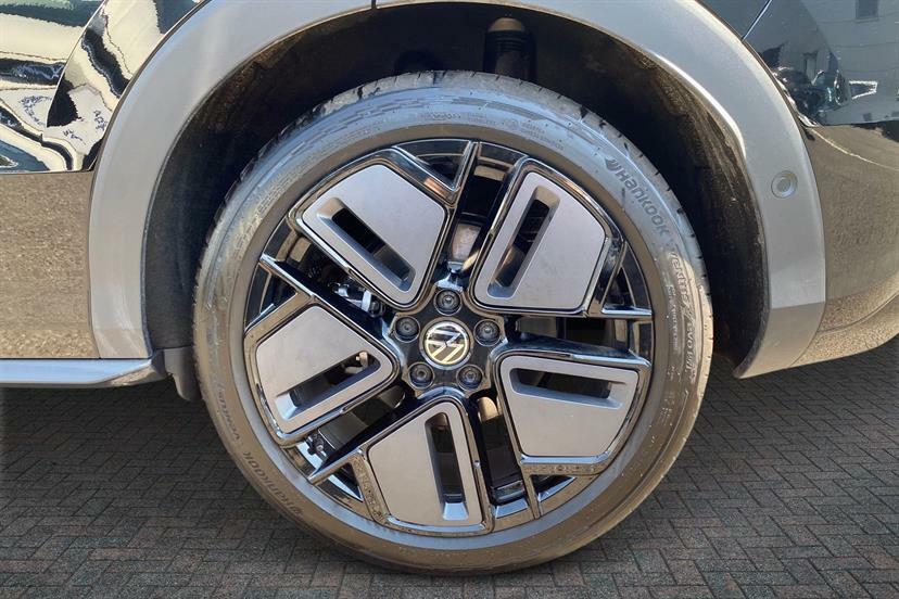 Volkswagen T-Roc 1.5 Etsi 150 R-line Dsg WR26HBY Black #5