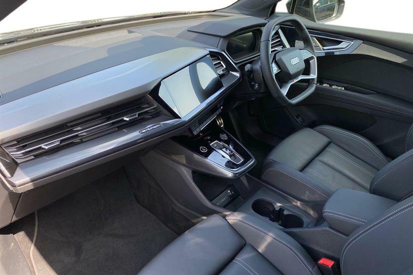 Audi Q4 E Tron 210Kw 45 82Kwh Black Edition KP75VAU Purple #2