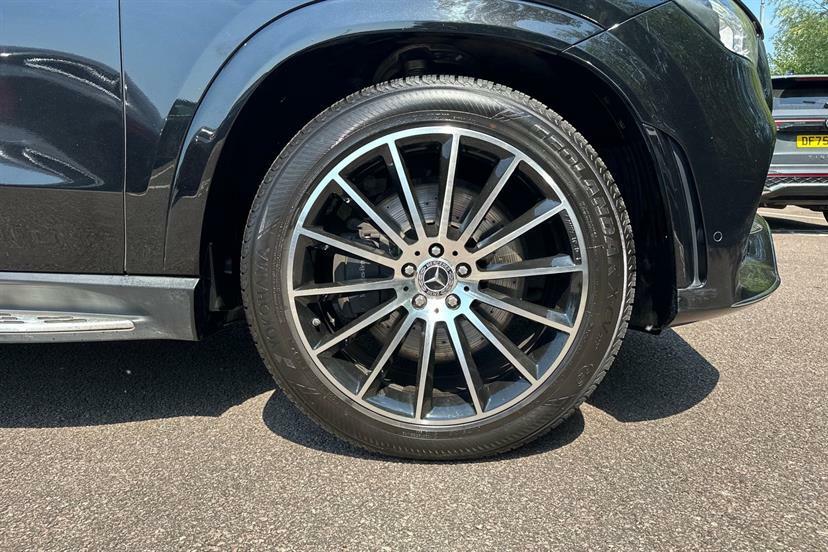 Mercedes-Benz GLE Class 400D 4Matic Amg Line Prem 9G-tronic 7 St KM23NTT Black #4