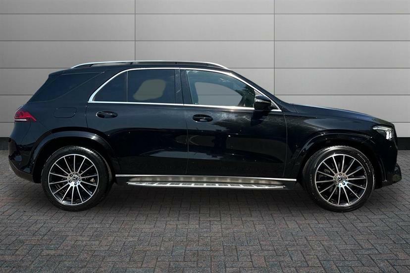 Mercedes-Benz GLE Class 400D 4Matic Amg Line Prem 9G-tronic 7 St KM23NTT Black #3