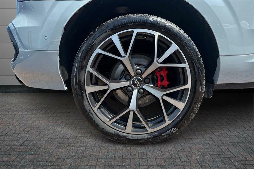 Audi Q3 1.5 E-hybrid Launch Edition S Tronic KY75CSX Grey #5