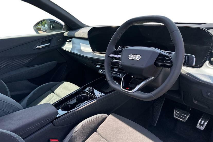 Audi Q3 1.5 E-hybrid Launch Edition S Tronic KY75CSX Grey #6
