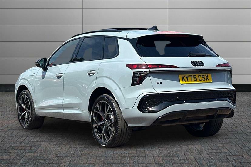 Audi Q3 1.5 E-hybrid Launch Edition S Tronic KY75CSX Grey #3